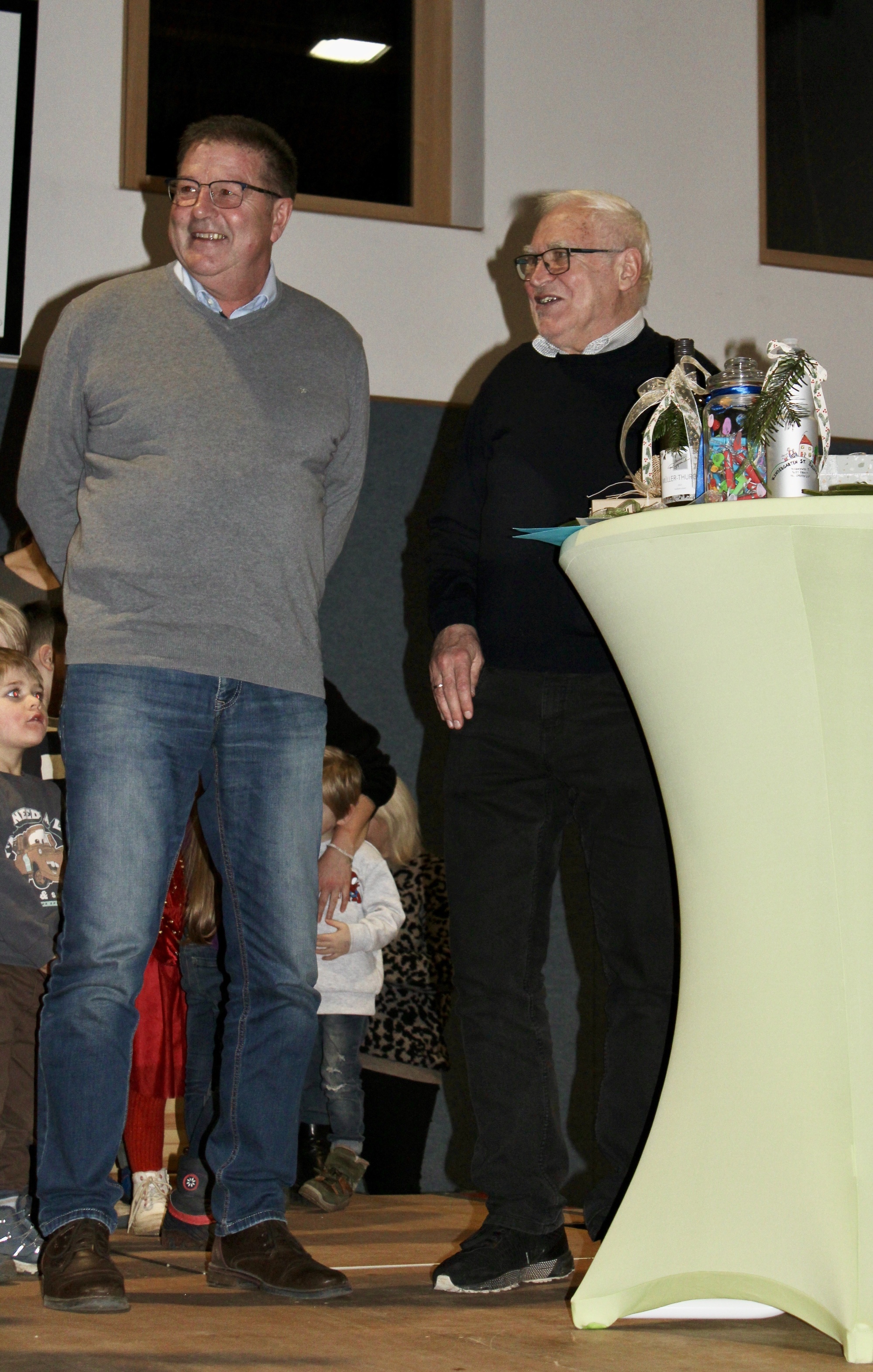 Stimmungsvolle Weihnachtsfeier und feierliche Verabschiedung in  der Kita St. Bernhard Ebrach